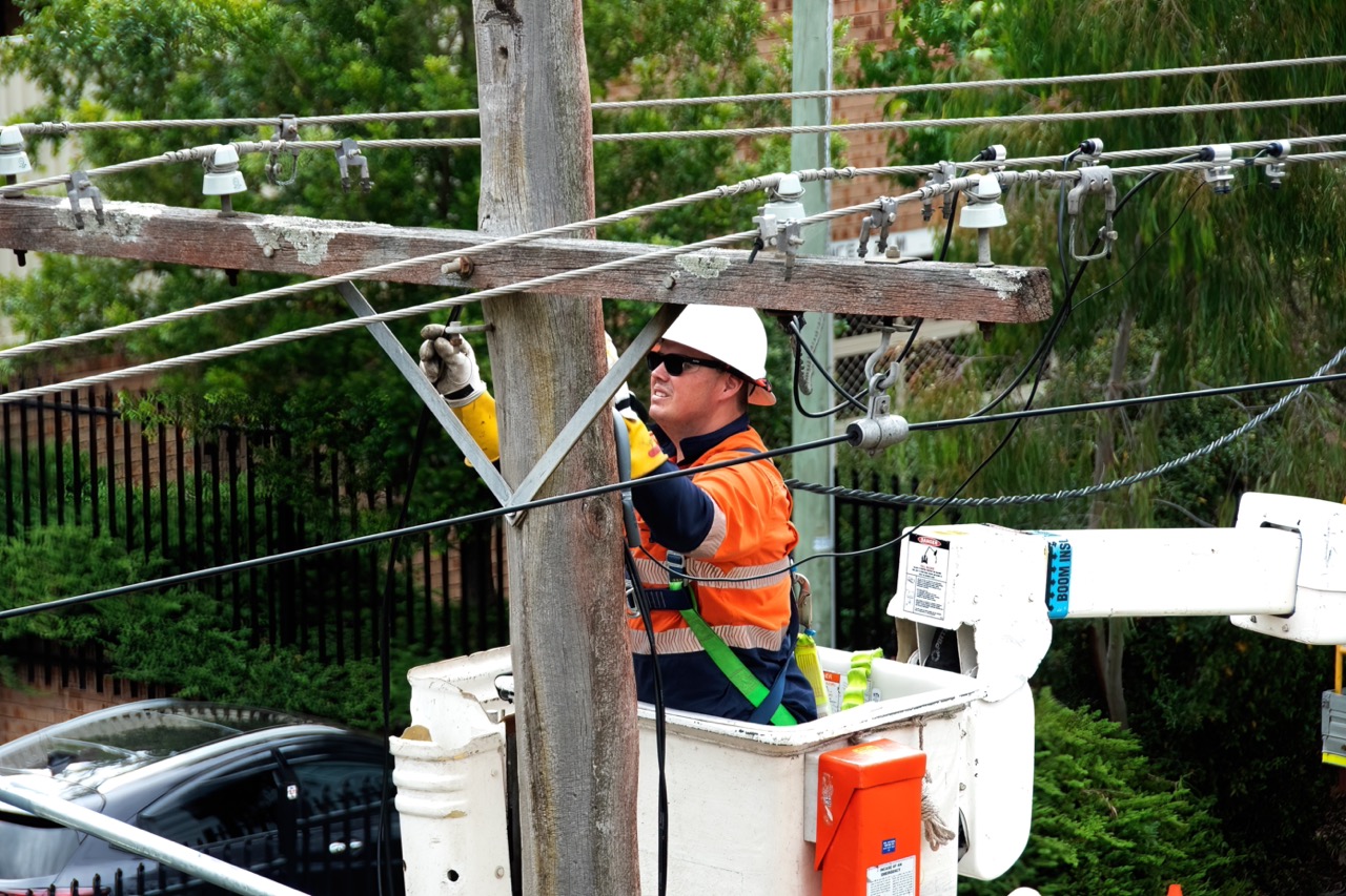 Gosford,,Nsw,,Australia,-,November,19.,2021.,Elecrtician,Closeup,Working